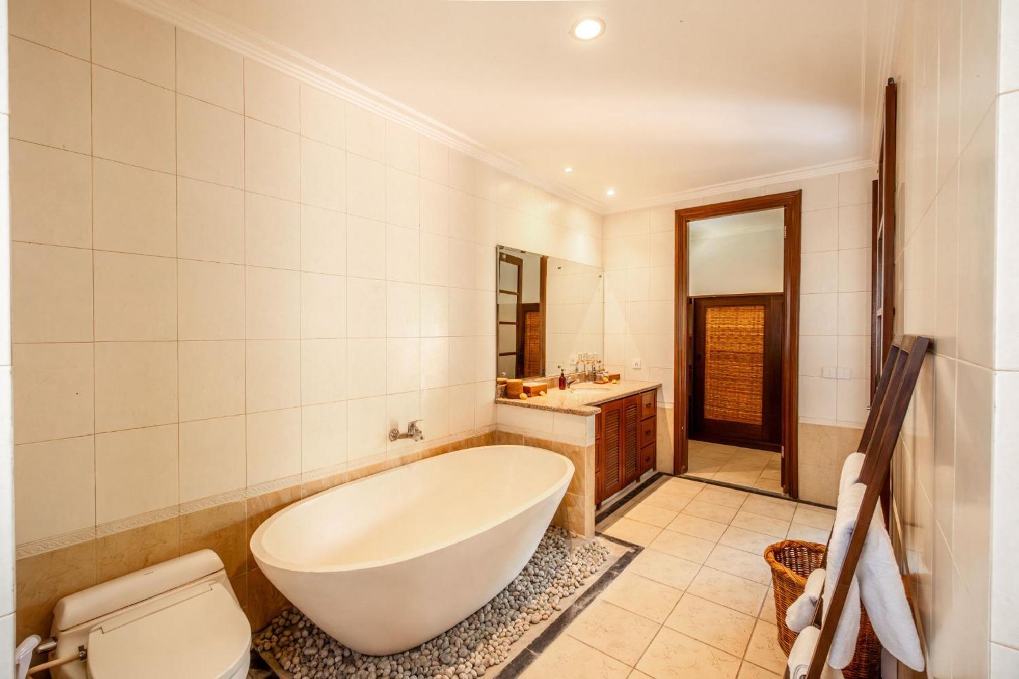 Kecapi Villa Seminyak By Ini Vie Hospitality Εξωτερικό φωτογραφία