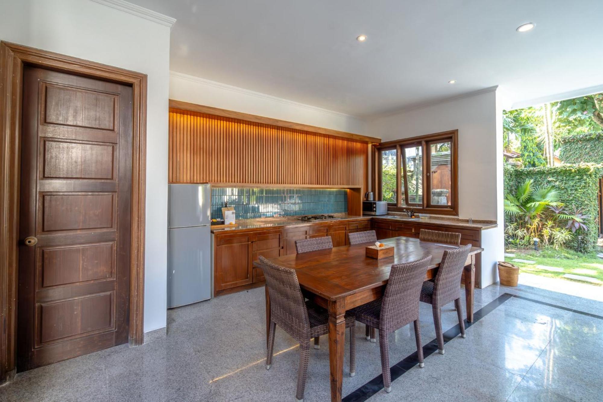 Kecapi Villa Seminyak By Ini Vie Hospitality Εξωτερικό φωτογραφία