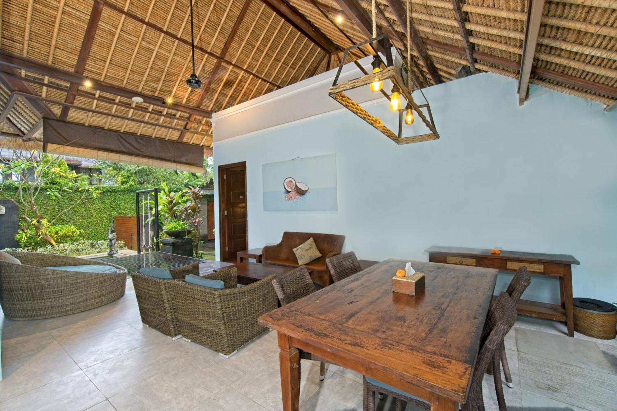 Kecapi Villa Seminyak By Ini Vie Hospitality Εξωτερικό φωτογραφία