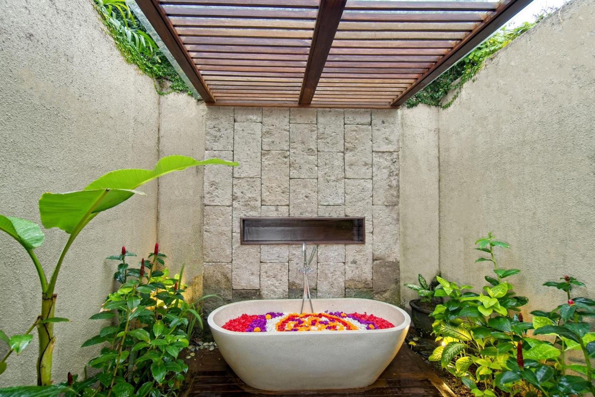 Kecapi Villa Seminyak By Ini Vie Hospitality Εξωτερικό φωτογραφία