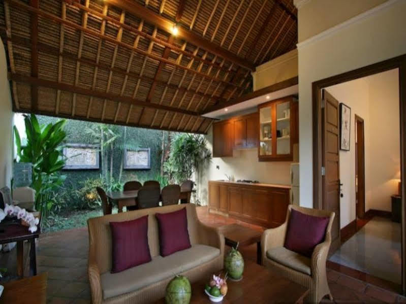 Kecapi Villa Seminyak By Ini Vie Hospitality Εξωτερικό φωτογραφία